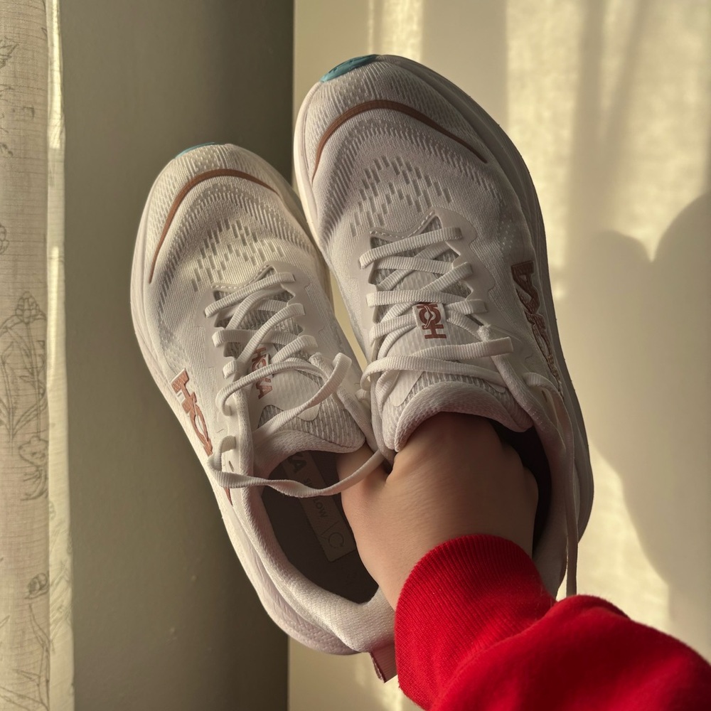 Women’s Hoka Skyflow White Running Shoes - Picture 2 of 6